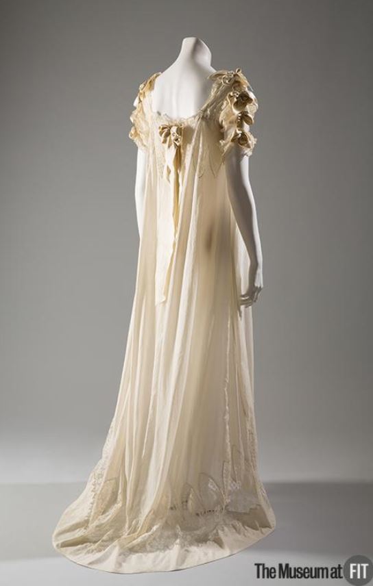 Victorian nightgown | Mrs Daffodil Digresses